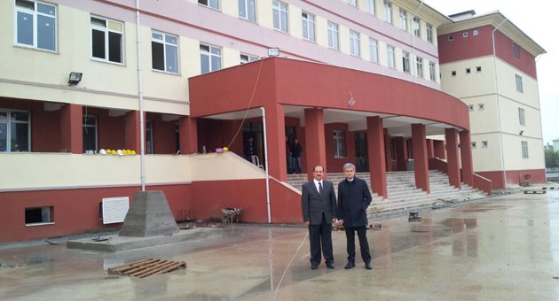 Müdür tatil dinlemiyor