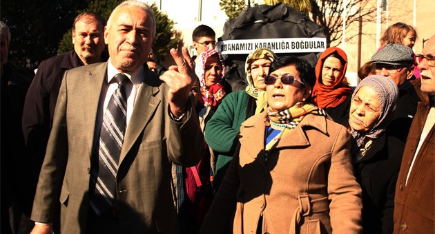 Muhtarların elektrik isyanı