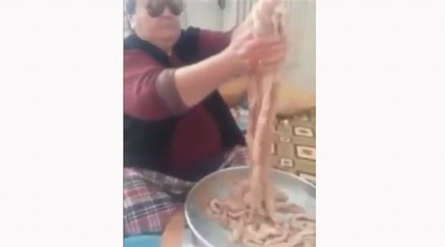 Mumbar dolması ile Nusret taklidi