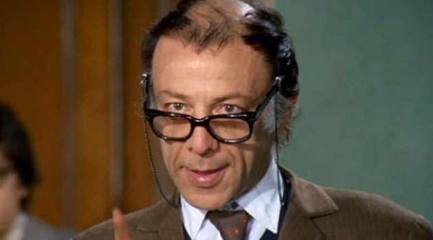 Münir Özkul hayatını kaybetti