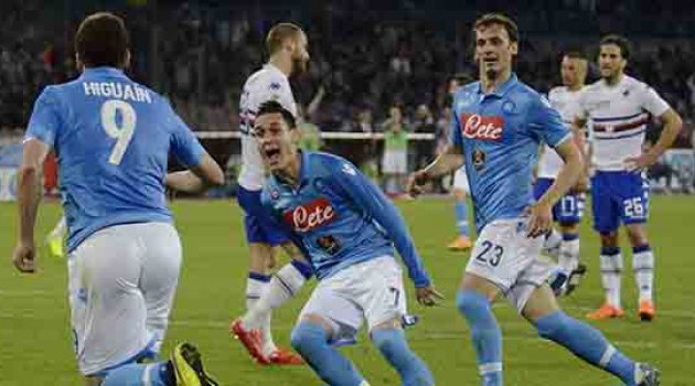 Napoli fırtına gibi