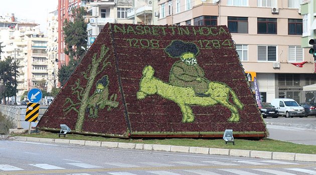 Nasrettin Hoca, dikey bahçede tasvir edildi