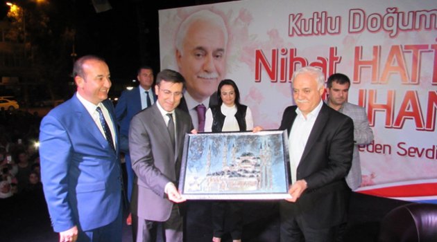 Nihat Hatipoğlu Ceyhan’da sohbet verdi