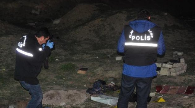 O bebek 8 yerinden bıçaklanmış