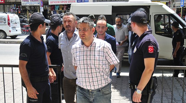 O binbaşı Adliyede