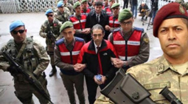 O darbeciler hakim karşısında