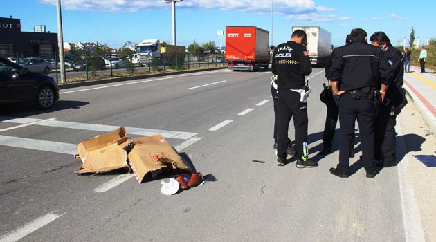 Oğlunu kurtarmak isterken canından oldu