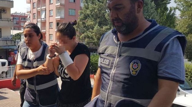 Oğlunu tişörtüyle boğdu