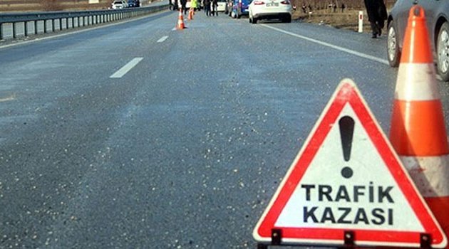 Öğrenci servisi ile otomobil çarpıştı! Yaralılar var