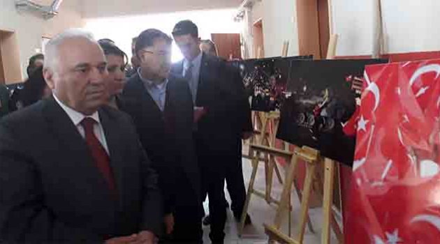 Öğrencilerden '15 Temmuz Şehitlerini Anma' programı