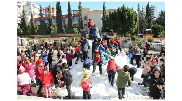 Öğrencilere kar sürprizi