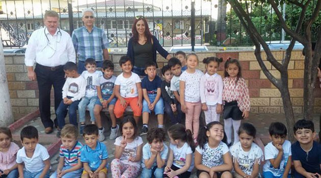 Öğrencilere kedilerin kalp atışlarını dinletti
