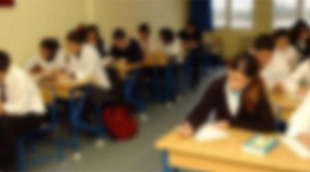 Öğrencilerine iç çamaşırı alan öğretmene 15 ay ceza