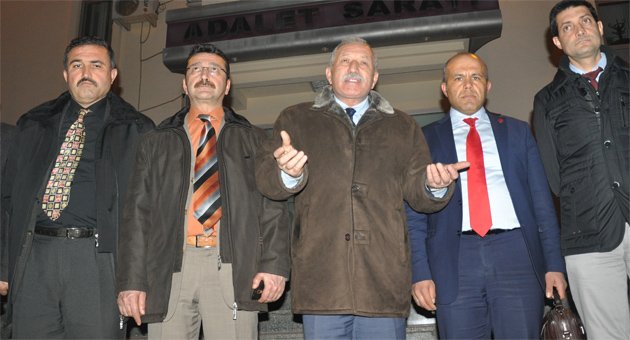 Öğretmen Müdürüyle mahkemelik oldu