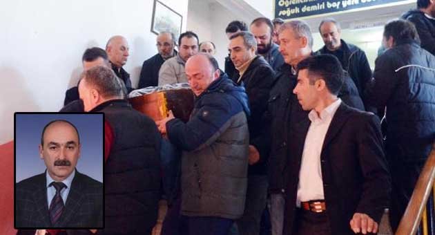 Öğretmenler odasında kap krizi geçirip hayatını kaybetti