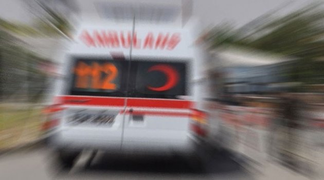 Öğretmenleri taşıyan servis otomobille çarpıştı! 10 yaralı