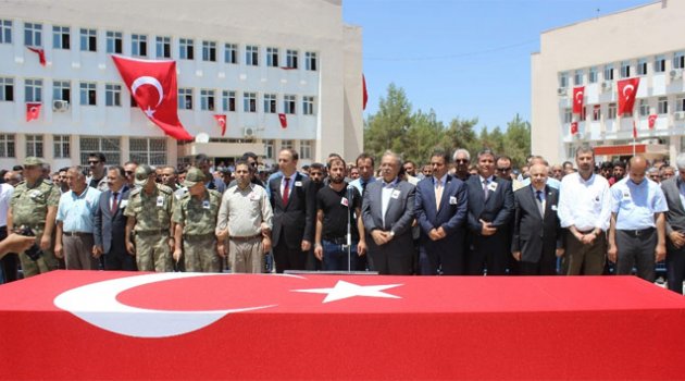 Öksüz şehit toprağa verildi