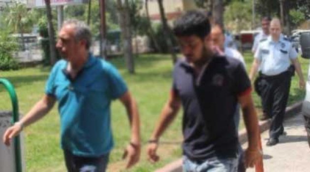 Okul müdürüne bıçak çeken baba-oğul gözaltına alındı