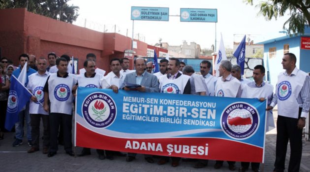 Okul müdürünün bıçaklanması protesto edildi