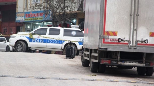 Okul önünde bomba paniği