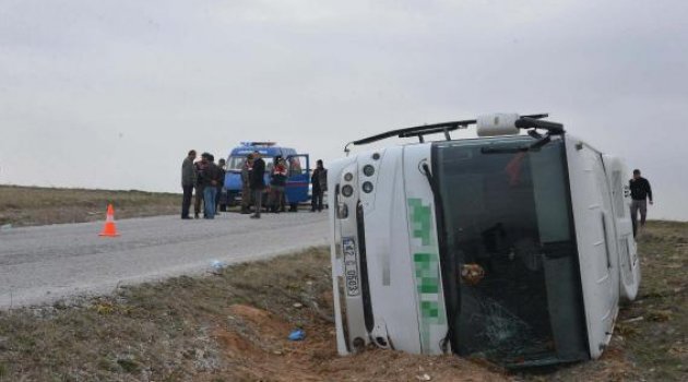 Okul servisi devrildi: 18 yaralı