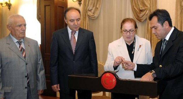 Okul yaptıran hayırsever çift 'şüpheli' oldu
