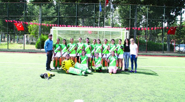 Okullar Arası Genç Kız ve Erkekler Hokey Grup Müsabakaları Adana’da Başladı