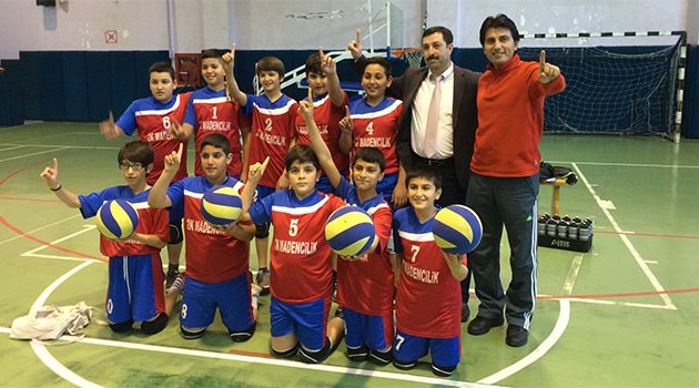 Okullararası Küçük Erkekler Voleybol Ligi tamamlandı