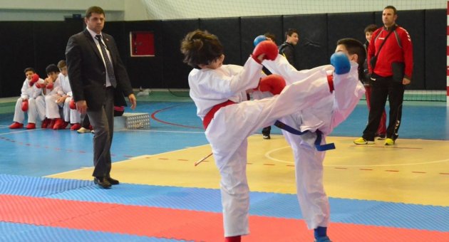 Okullararası Küçük ve Yıldızlar Karate Grup Müsabakaları tamamlandı