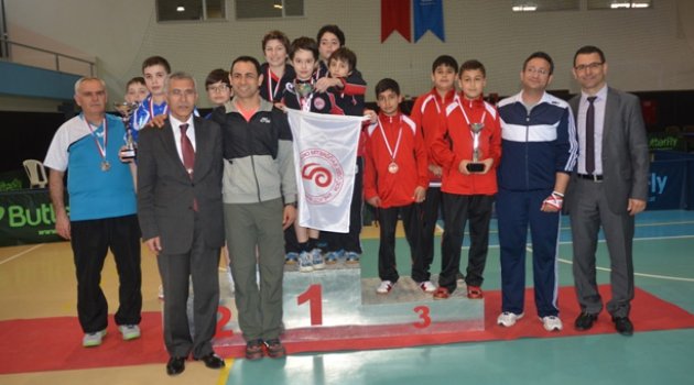 Okullararası Küçükler Masa Tenisi Grup karşılaşmaları sona erdi
