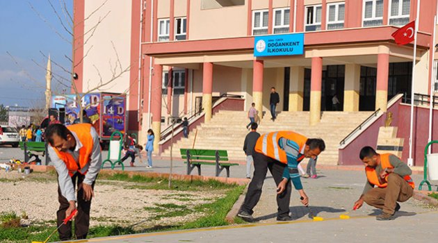 Okullarda öğrencilerin oyun alanları yükümlülerden