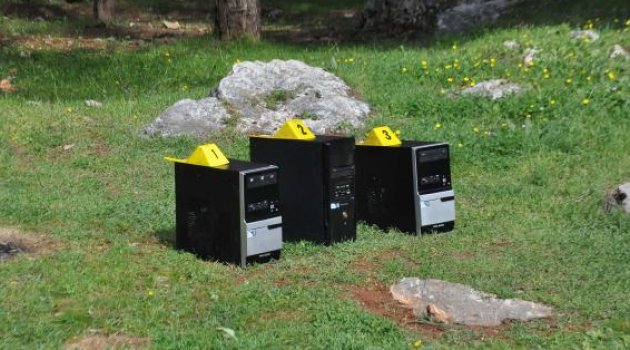 Okuma salonundan çalınan 4 bilgisayar ormanlık alanda bulundu
