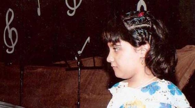 Öldürdüğü kızının mezarı başında gözyaşı dökmüş