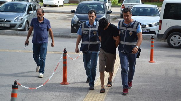 Öldürdükleri adamı buzdolabında sakladılar