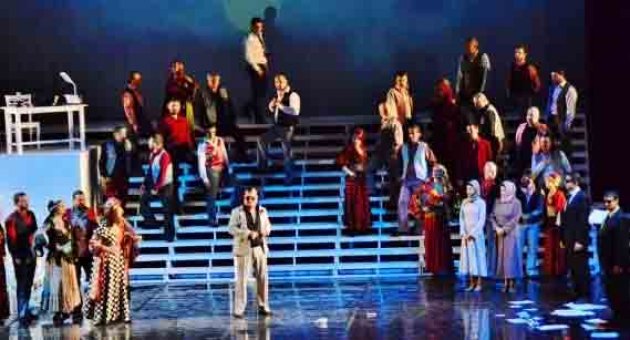 Opera sahnesinde türban