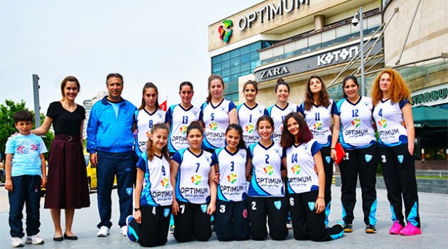 Optimum AVM Adana Voleybol Spor Kulübü’ne forma sponsoru oldu