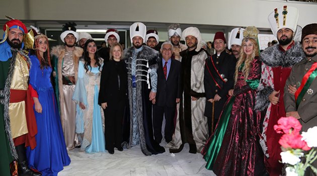 Osmanlı saray esvapları hipodromda sergilendi