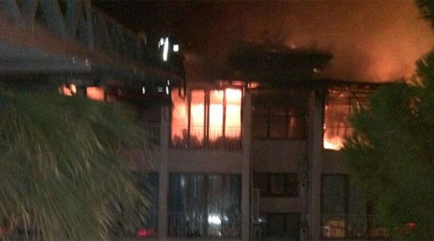 Otelde yangın paniği  müşiteriler tahliye edildi…
