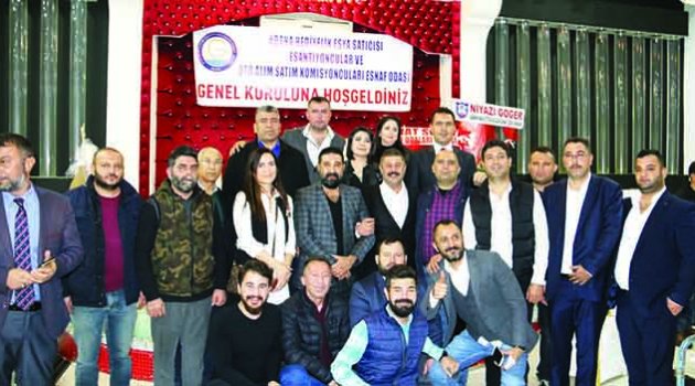 Oto Galericiler’de  Başkan Güveloğlu