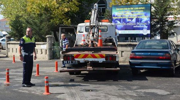 Otogarda plakasız 2 araç paniği