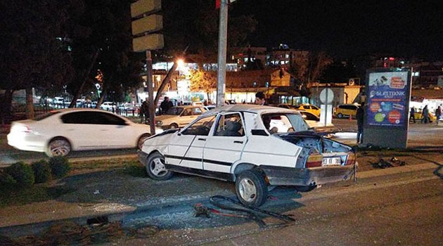 Otomobil freni boşalınca takla attı! 5 yaralı