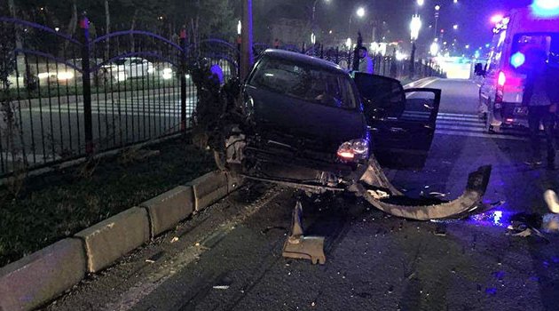Otomobil ile hafif ticari araç çarpıştı! 4 yaralı