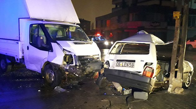 Otomobil ile kamyonet çarpıştı!  4’ü ağır 7 yaralı