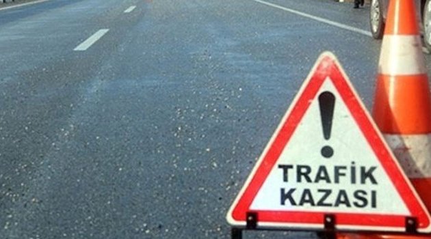 Otomobil iş yerine çarptı! 1 ölü 3 yaralı