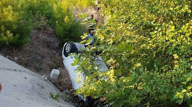Otomobil tarlaya uçtu! 2 ölü 3 yaralı
