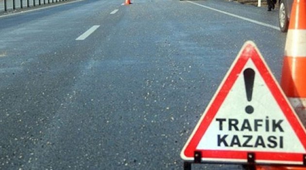 Otomobil tıra çarptı! 2 ölü 2 yaralı