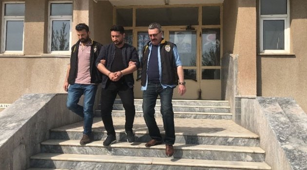 Otomobilde tartıştığı kız arkadaşını öldürdü