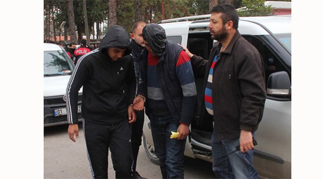 Otomobili çalıp güvercinleri gasp eden zanlılar adliyeye sevk edildi