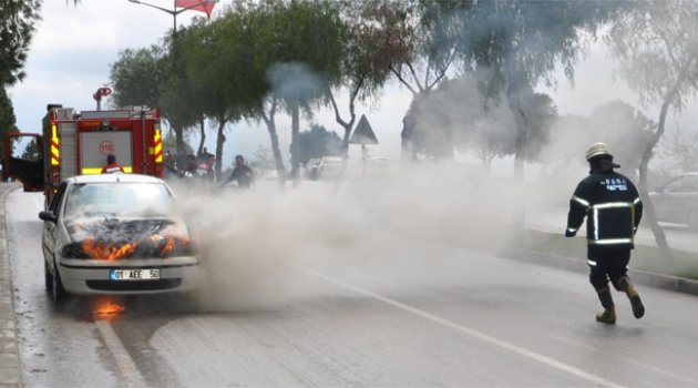 Otomobili demir yığını olmaktan itfaiye kurtardı