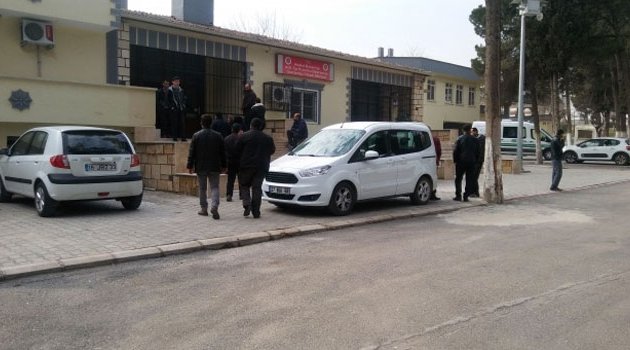 Otomobili kurşun yağmuruna tuttular! 2 ölü